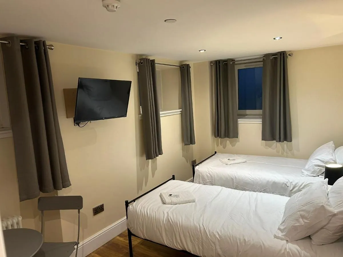 Twin Room With En-Suite Edinburgh Homestay
